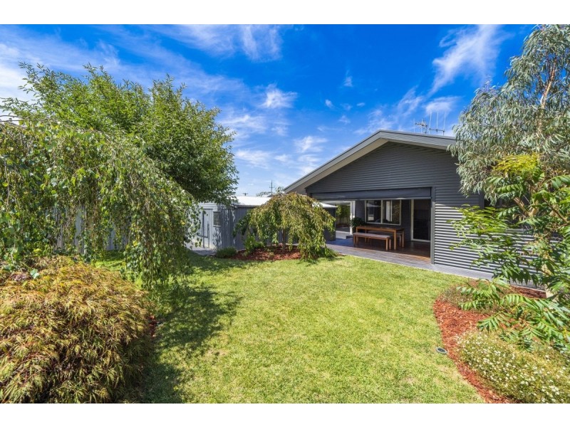 6 Christopher Crescent, Queanbeyan NSW 2620