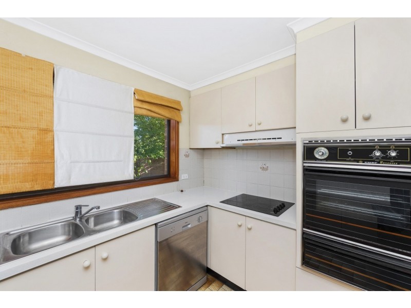 1/8 Mowatt Street, Queanbeyan NSW 2620