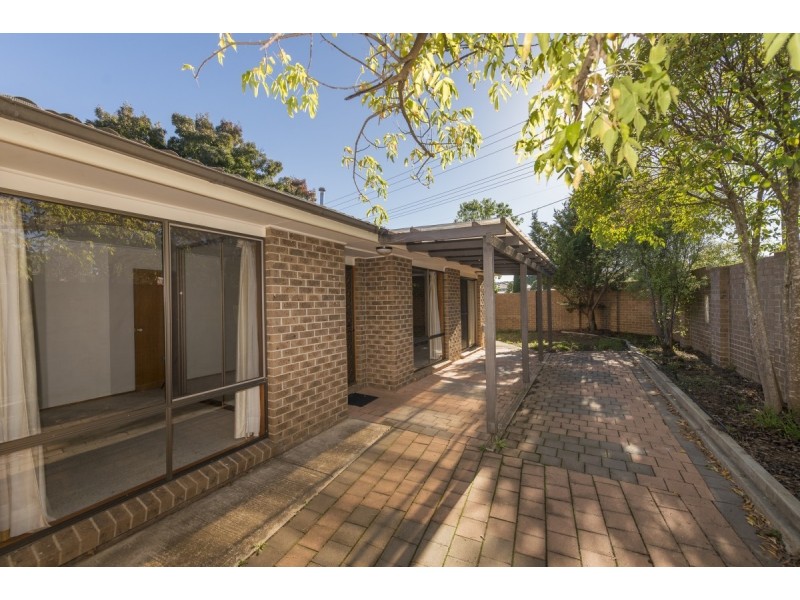 1/8 Mowatt Street, Queanbeyan NSW 2620