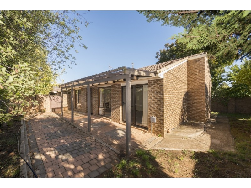 1/8 Mowatt Street, Queanbeyan NSW 2620