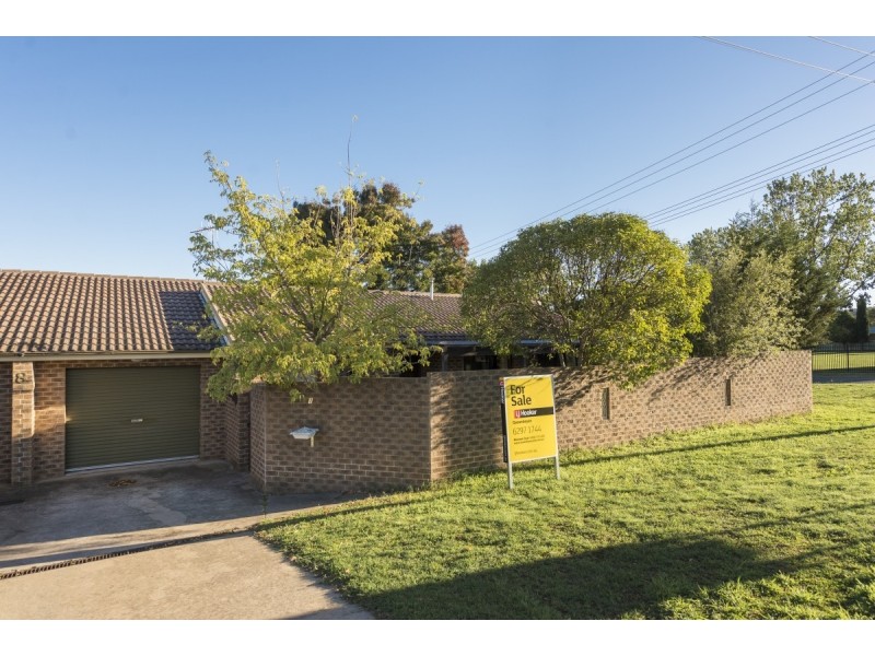 1/8 Mowatt Street, Queanbeyan NSW 2620