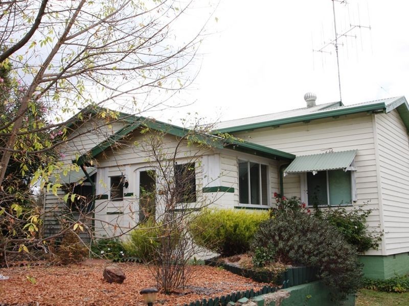 30 The Crescent, Queanbeyan NSW 2620