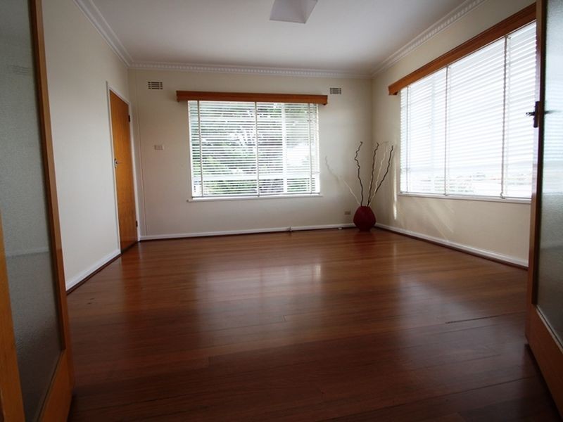 12 Sunnybar Parade, Queanbeyan NSW 2620