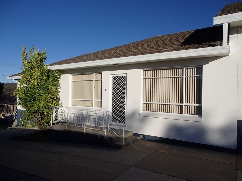 1/12 Sunnybar Parade, Queanbeyan NSW 2620