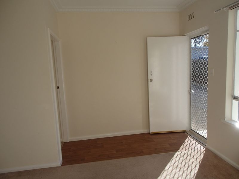 1/12 Sunnybar Parade, Queanbeyan NSW 2620