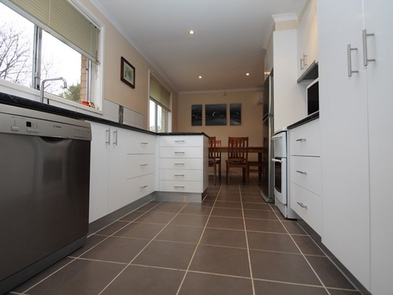 6 Cassinia Street, Queanbeyan NSW 2620