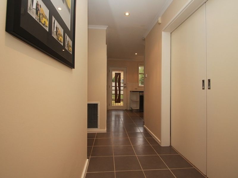 6 Cassinia Street, Queanbeyan NSW 2620