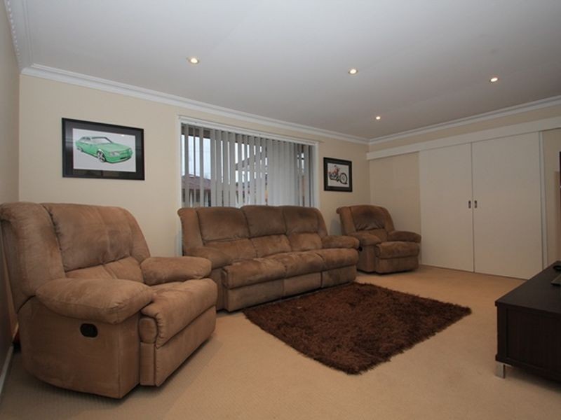 6 Cassinia Street, Queanbeyan NSW 2620