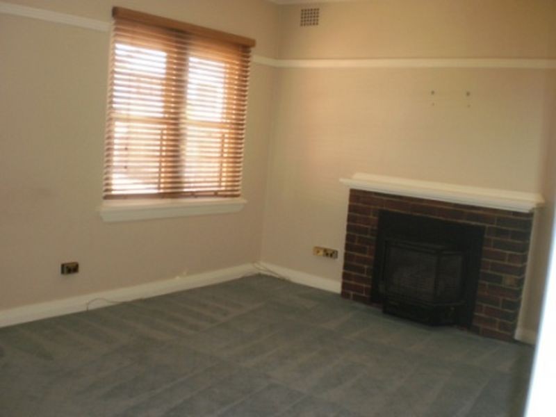 43 White Avenue, Queanbeyan NSW 2620