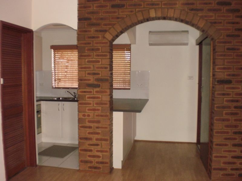 2/27 Mowatt Street, Queanbeyan NSW 2620