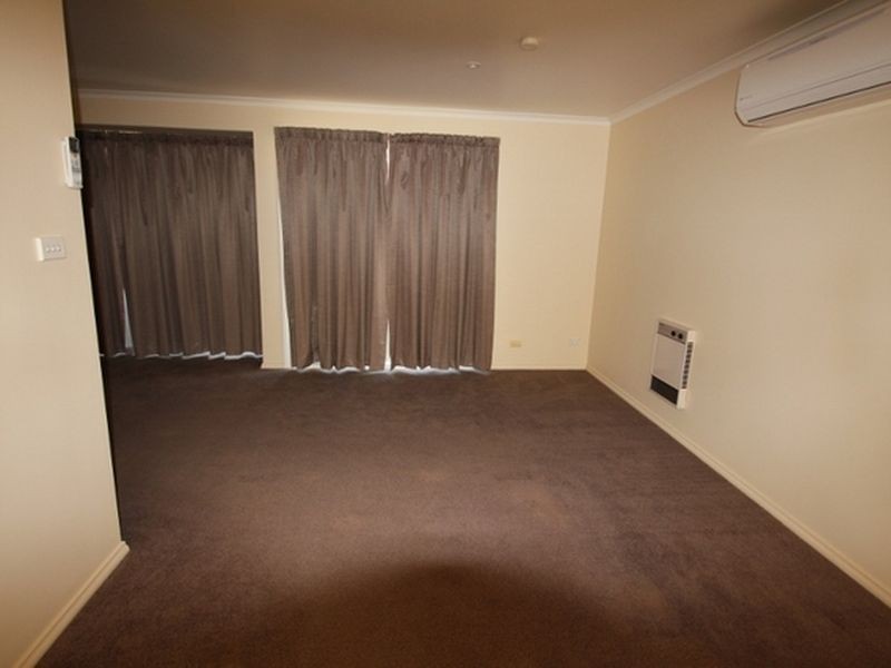 1/60 Jacaranda Drive, Jerrabomberra NSW 2619