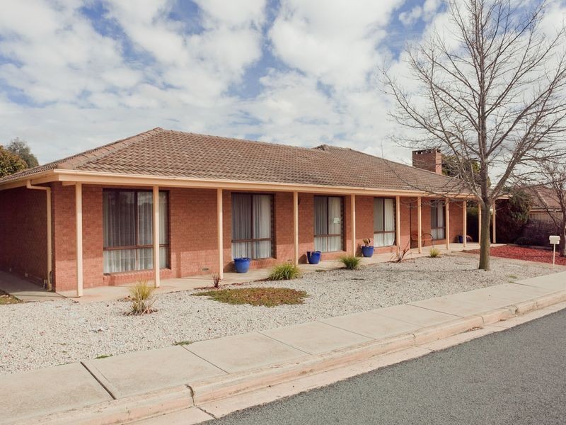 4 Hayley Crescent, Queanbeyan NSW 2620