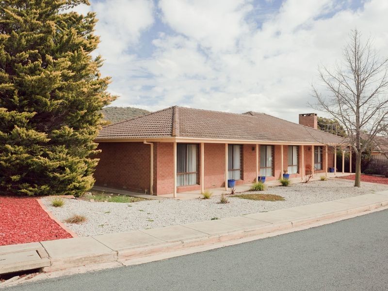 4 Hayley Crescent, Queanbeyan NSW 2620