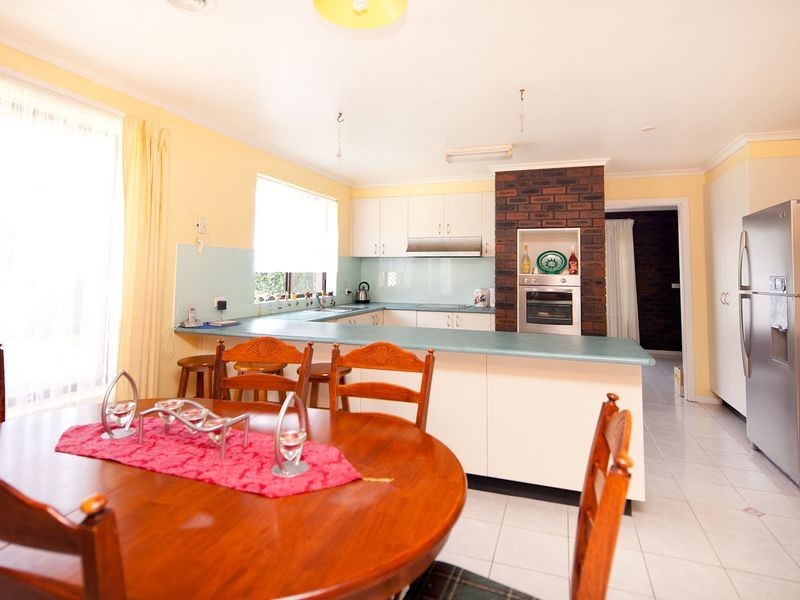 4 Hayley Crescent, Queanbeyan NSW 2620