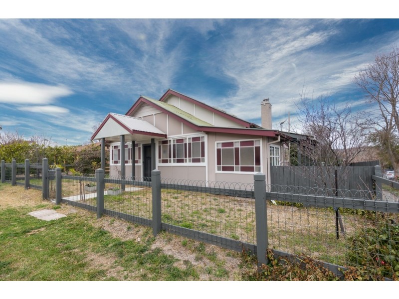 1 Hirst Avenue, Queanbeyan NSW 2620