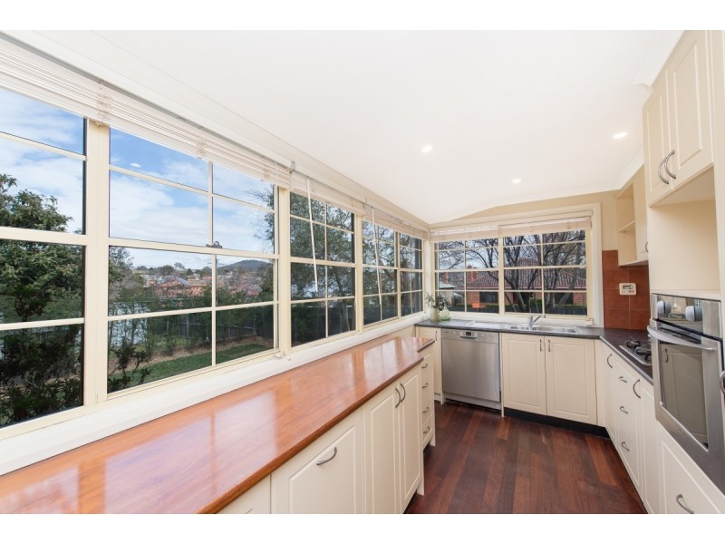 1 Hirst Avenue, Queanbeyan NSW 2620