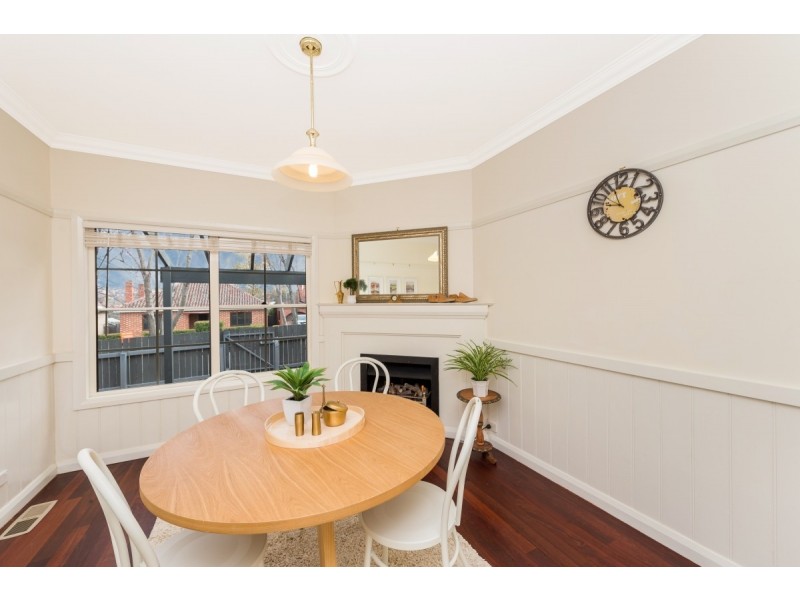 1 Hirst Avenue, Queanbeyan NSW 2620