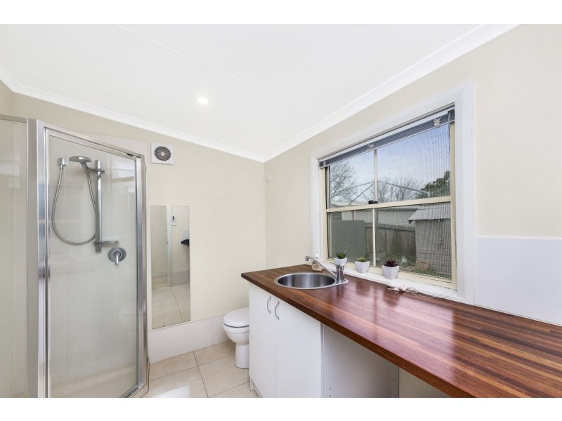 1 Hirst Avenue, Queanbeyan NSW 2620