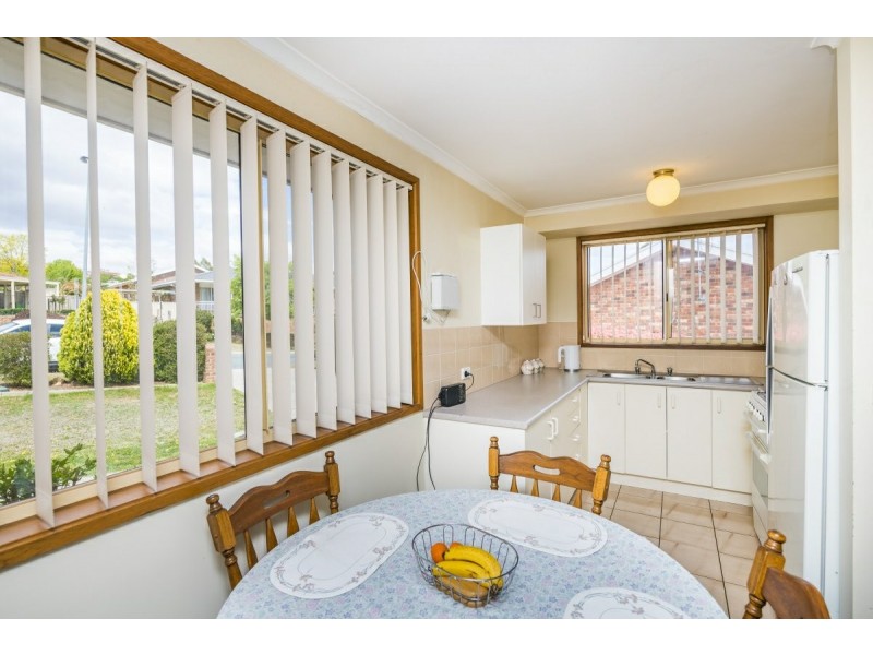 1/3 Parr Place, Queanbeyan NSW 2620
