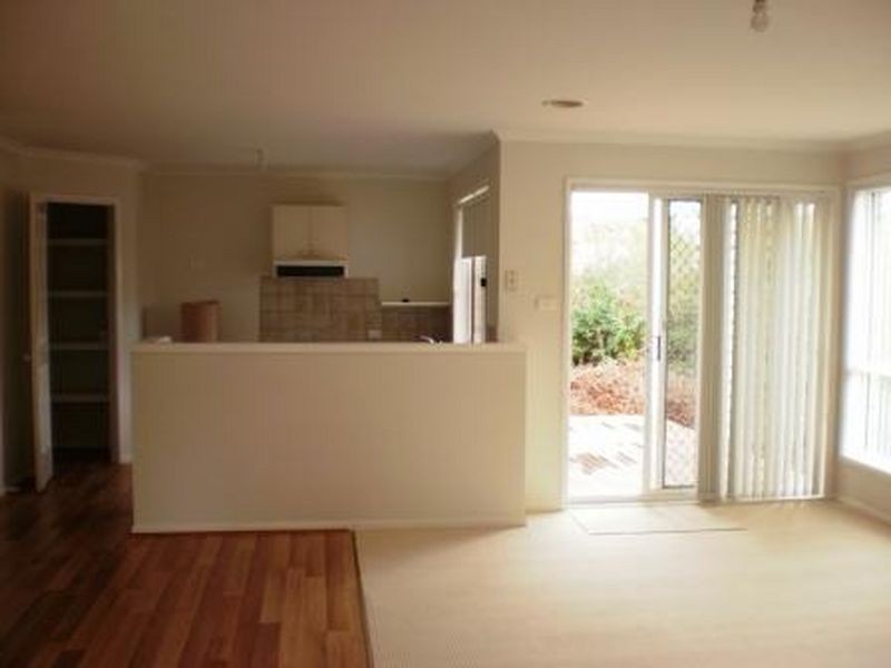 17 Thomas Royal Gardens, Queanbeyan NSW 2620