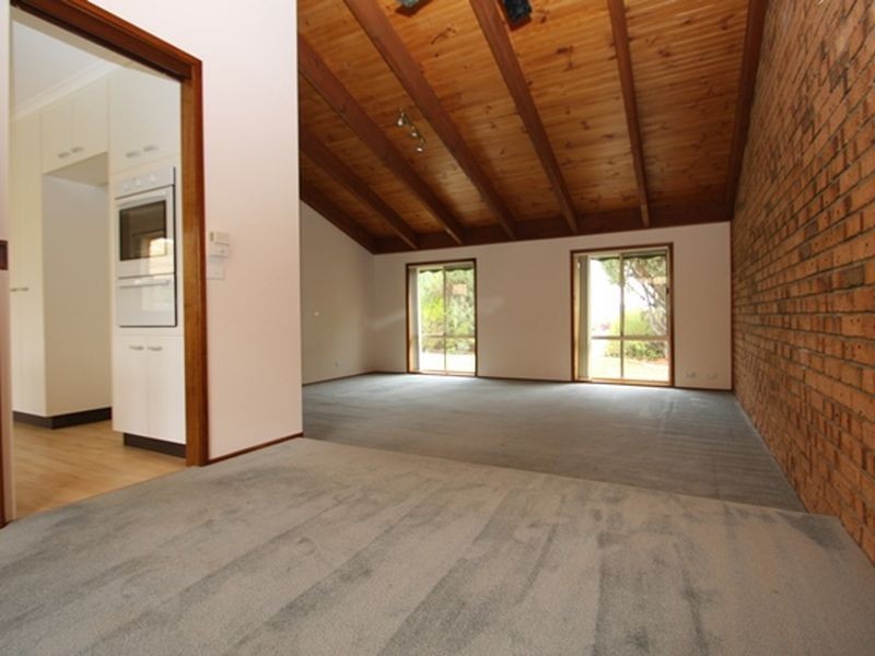 14 Acacia, Jerrabomberra NSW 2619