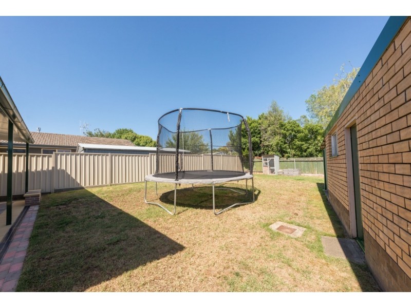 4 Christopher Crescent, Queanbeyan NSW 2620