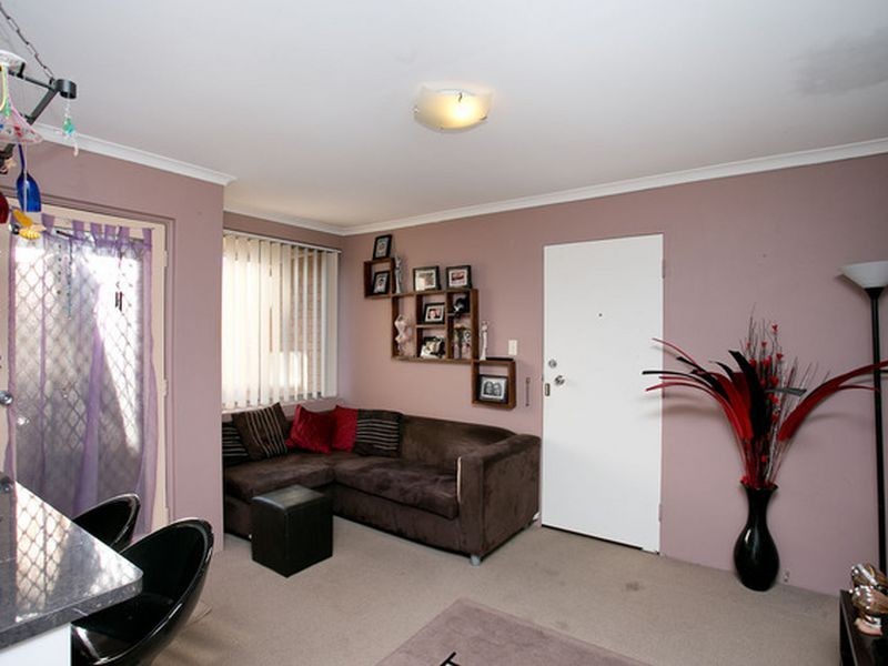 4/16 Derrima Road, Queanbeyan NSW 2620