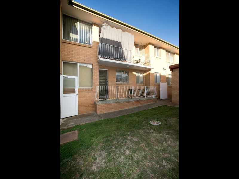 4/16 Derrima Road, Queanbeyan NSW 2620