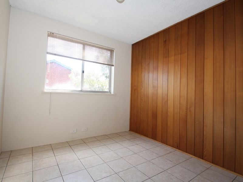 8/4 Mowatt Street, Queanbeyan NSW 2620