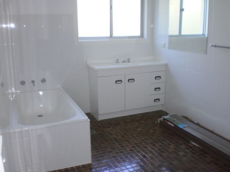 2/8 Booth Street, Queanbeyan NSW 2620