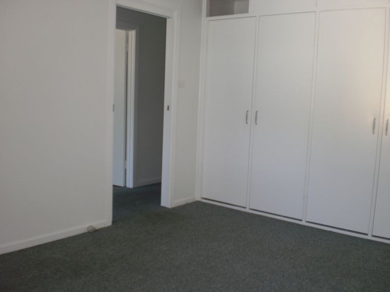 2/8 Booth Street, Queanbeyan NSW 2620