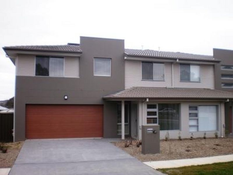 1/18 Mulloon Street, Queanbeyan NSW 2620