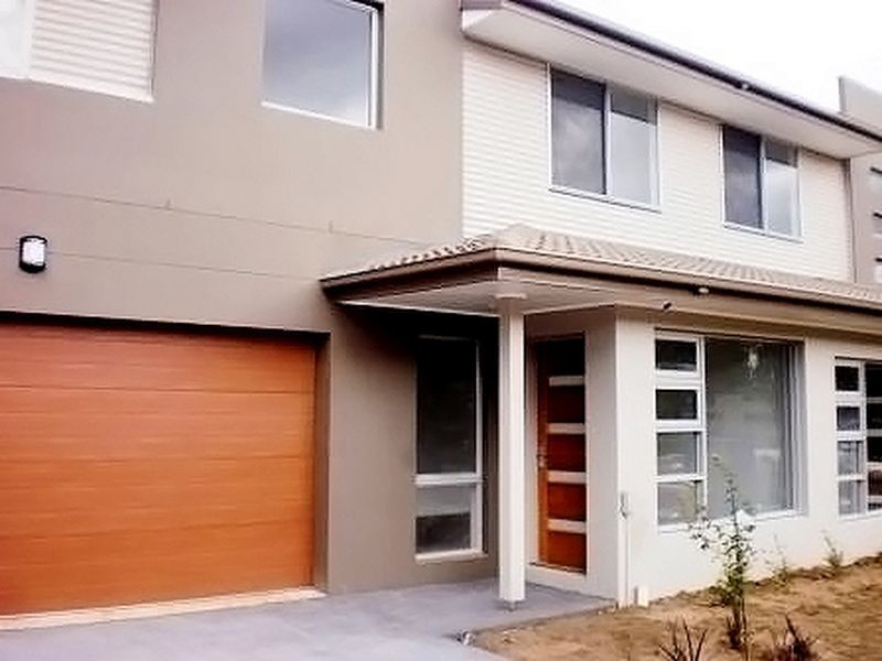 1/18 Mulloon Street, Queanbeyan NSW 2620