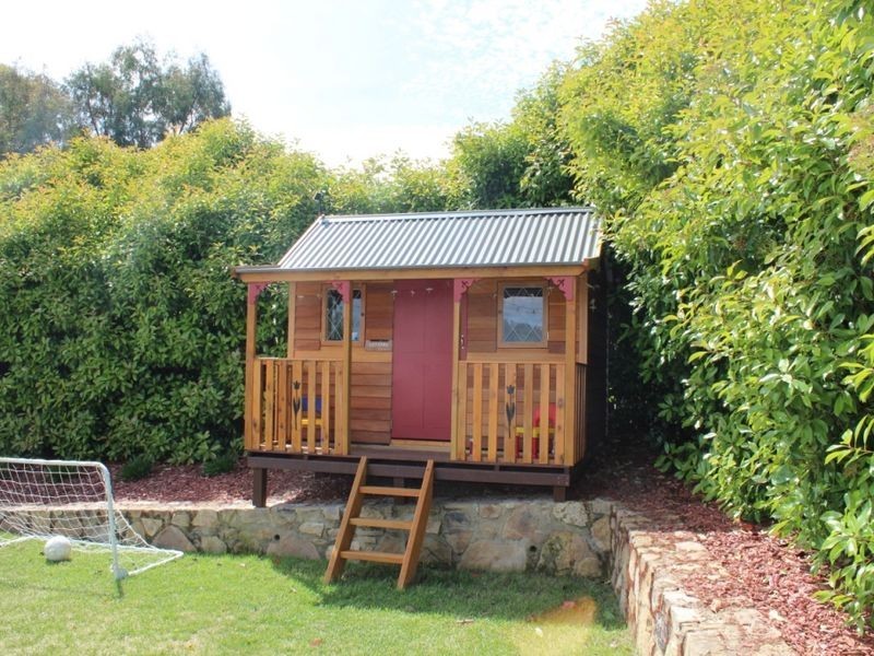 4 Nyora Place, Jerrabomberra NSW 2619