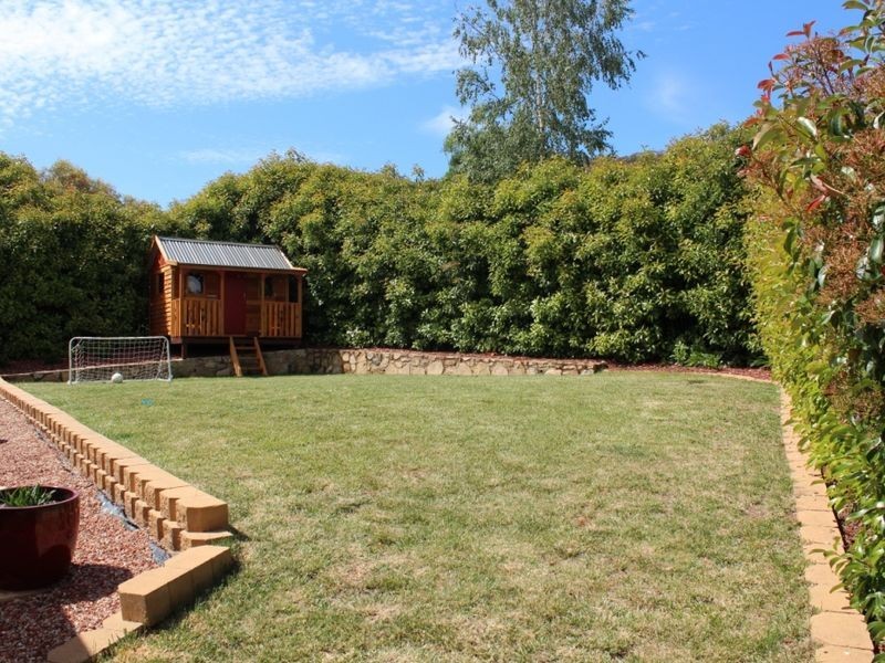 4 Nyora Place, Jerrabomberra NSW 2619