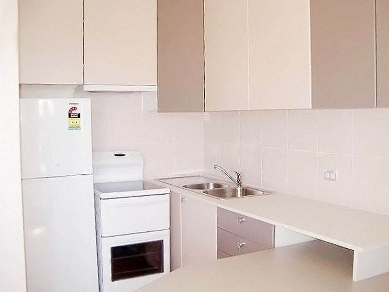 10/8 Davison Street, Queanbeyan NSW 2620