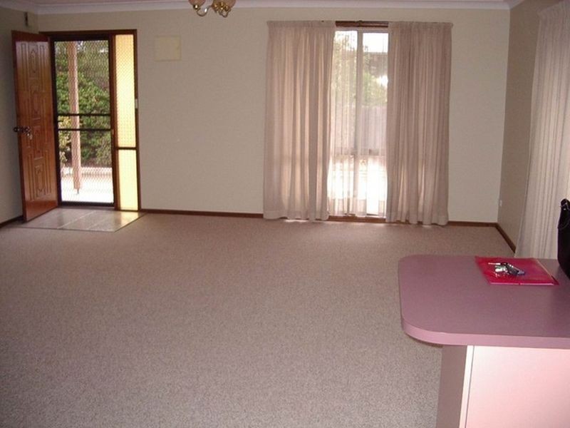 1/16 Mulloon Street, Queanbeyan NSW 2620