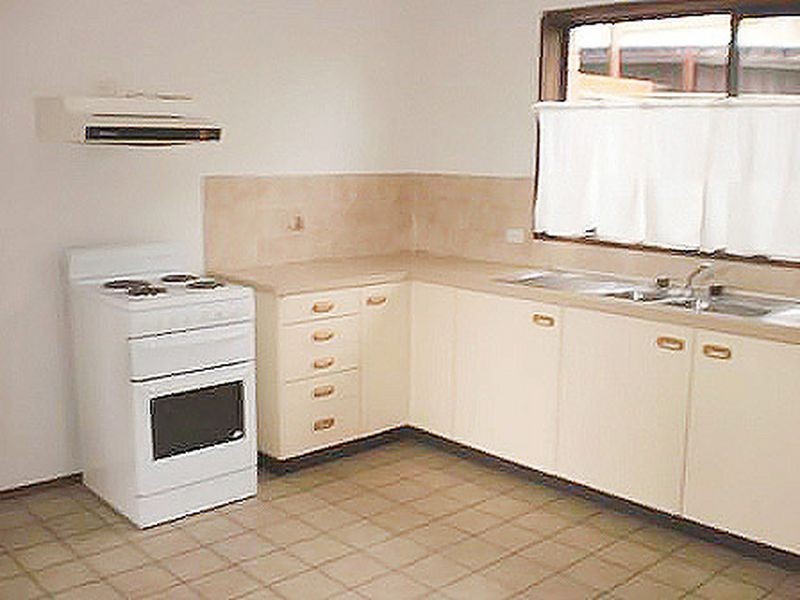 2/12 Hakea Street, Queanbeyan NSW 2620