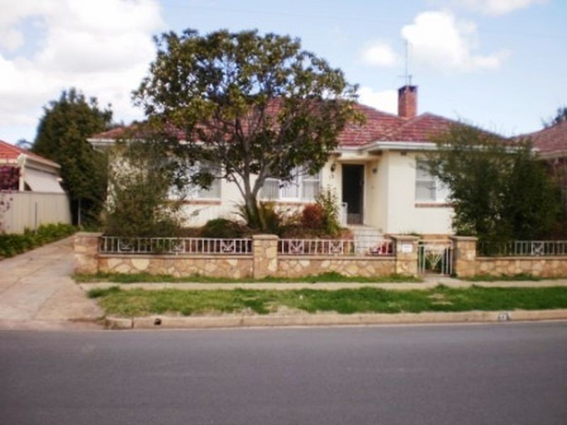 12 Glebe Avenue, Queanbeyan NSW 2620