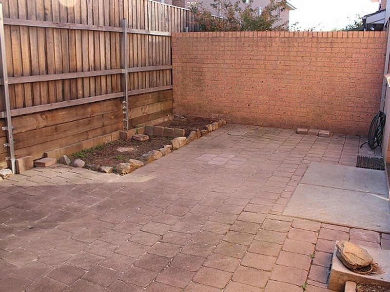 12/11 Donald Road, Queanbeyan NSW 2620