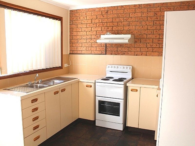 12/11 Donald Road, Queanbeyan NSW 2620