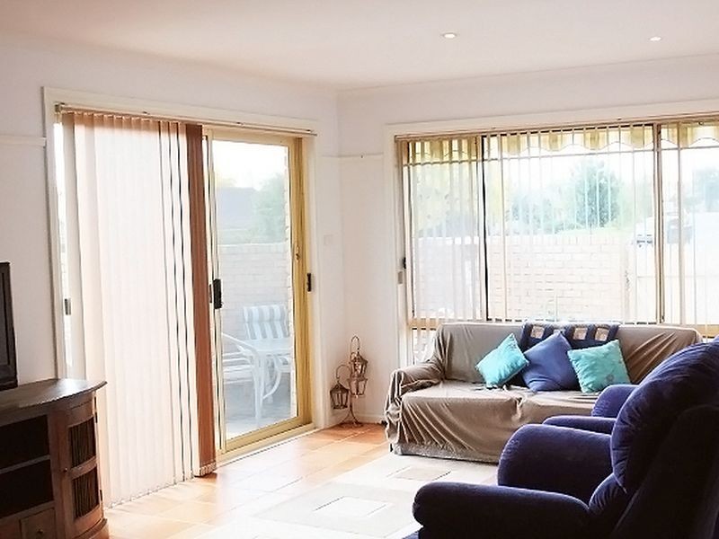 9/68 Bicentennial Drive, Jerrabomberra NSW 2619