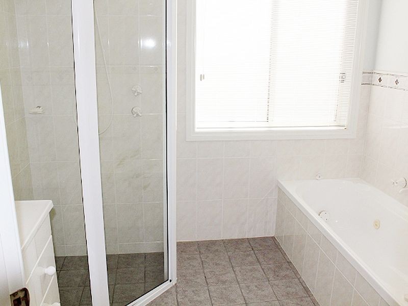 9/68 Bicentennial Drive, Jerrabomberra NSW 2619