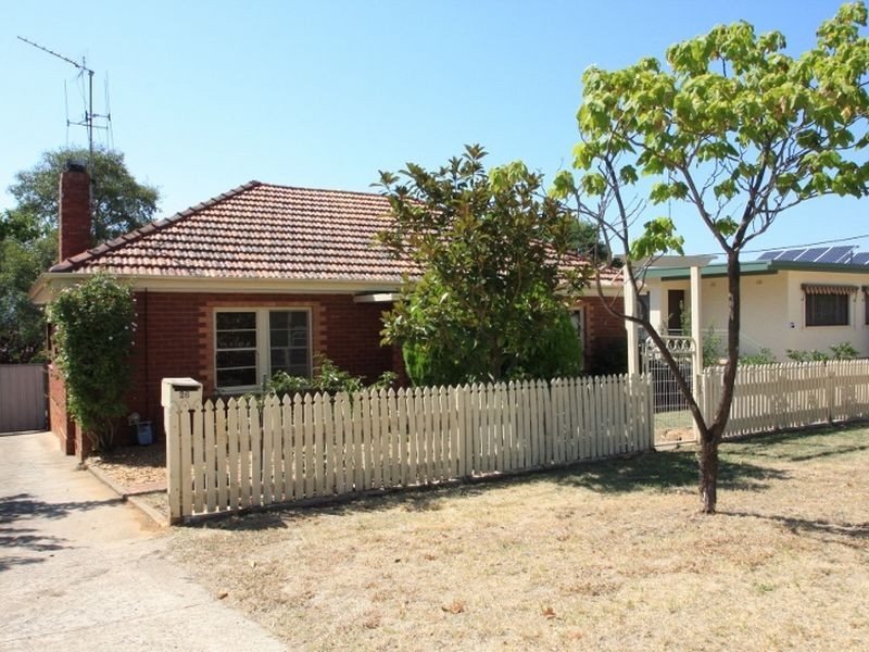 26 The Crescent, Queanbeyan NSW 2620