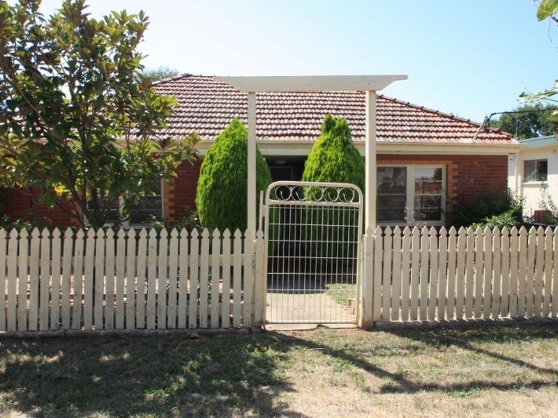26 The Crescent, Queanbeyan NSW 2620