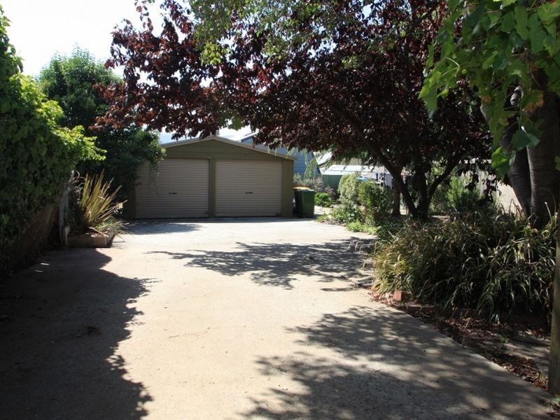 26 The Crescent, Queanbeyan NSW 2620