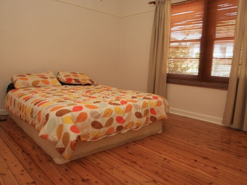 26 The Crescent, Queanbeyan NSW 2620