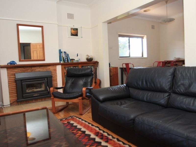 26 The Crescent, Queanbeyan NSW 2620