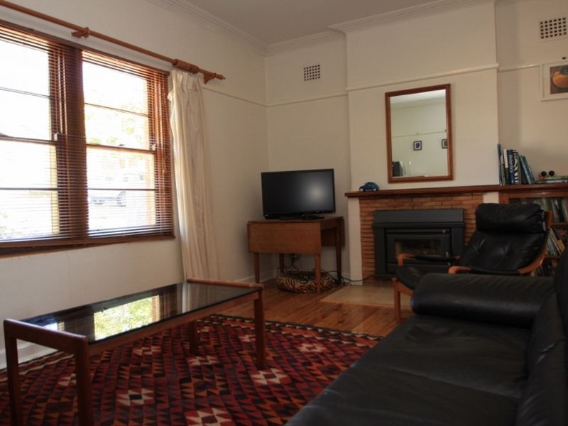 26 The Crescent, Queanbeyan NSW 2620