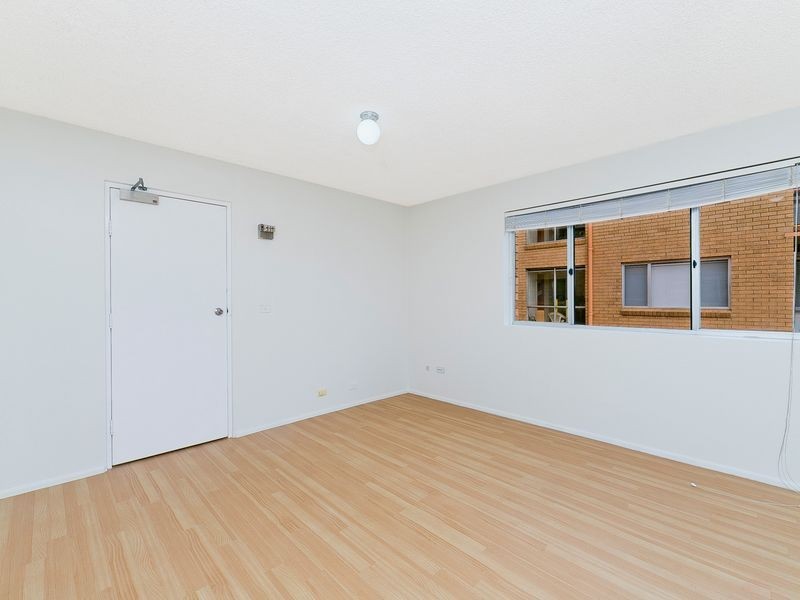 2/70-72 Uriarra Road, Queanbeyan NSW 2620